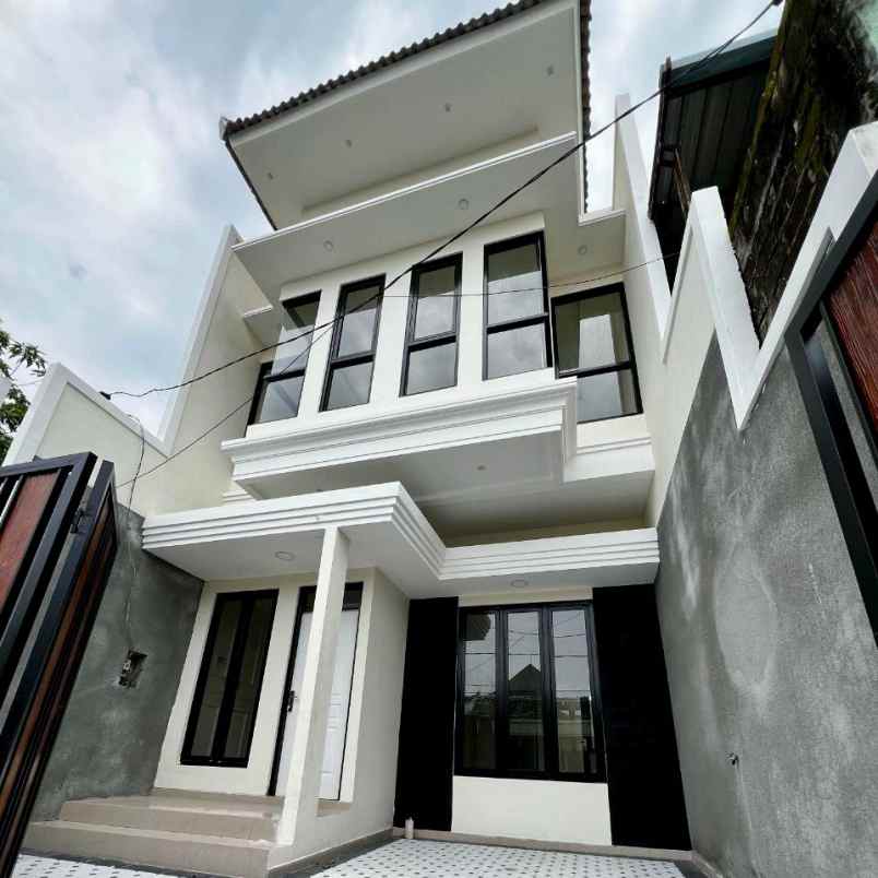 dijual rumah medayu utara