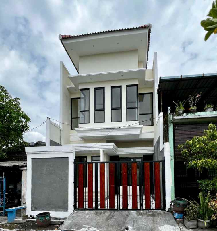 dijual rumah medayu utara