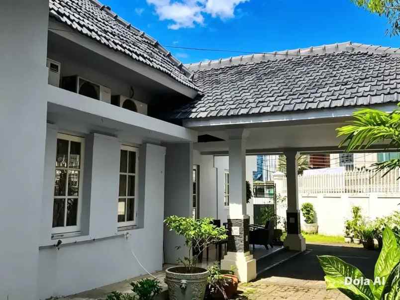 dijual rumah menteng