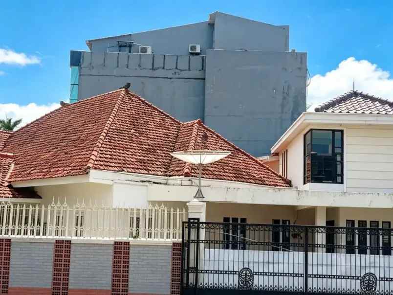 dijual rumah menteng