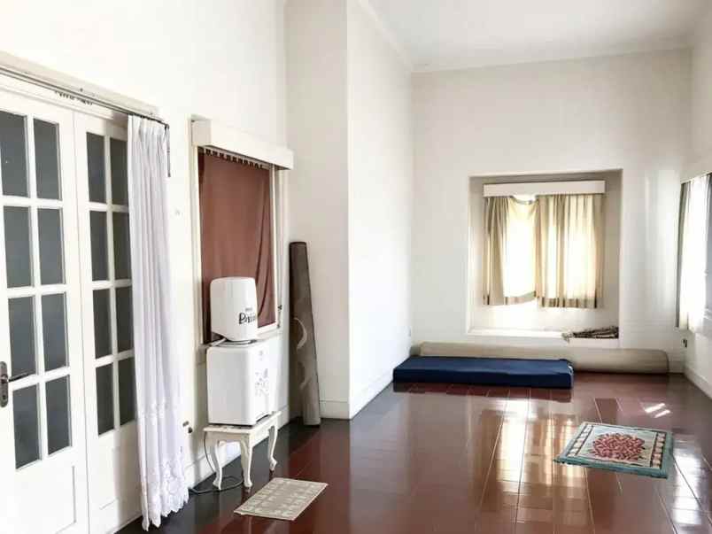 dijual rumah menteng