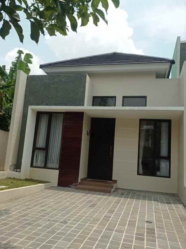 dijual rumah meteseh
