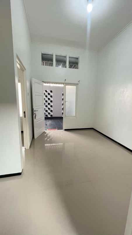 dijual rumah minimalis siap huni cantik di sukun