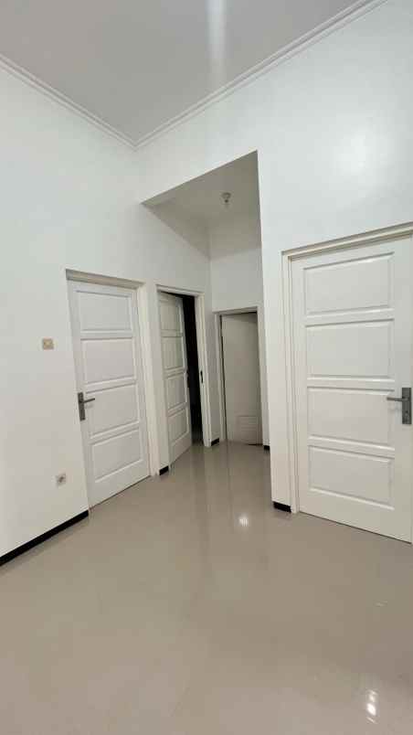 dijual rumah minimalis siap huni cantik di sukun