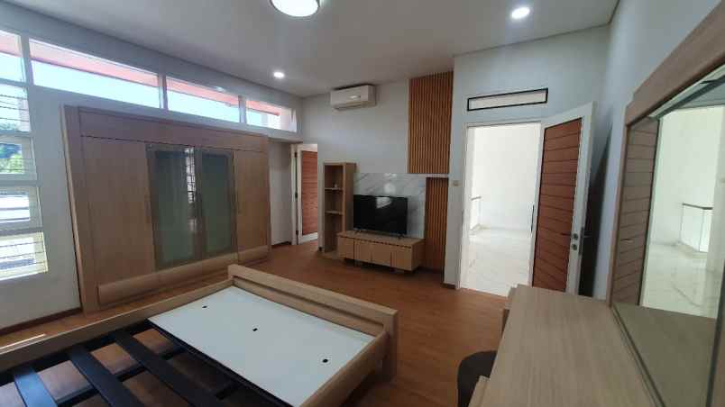 dijual rumah minimalis siap huni di batununggal permai