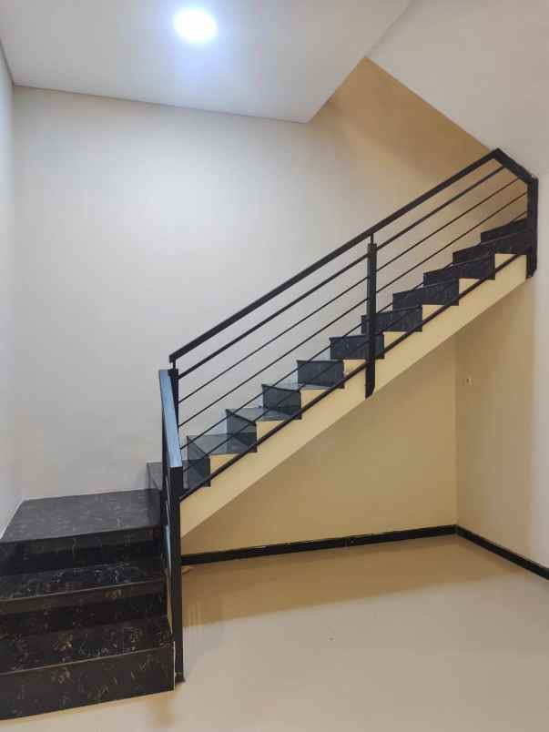 dijual rumah nirwana executive rungkut