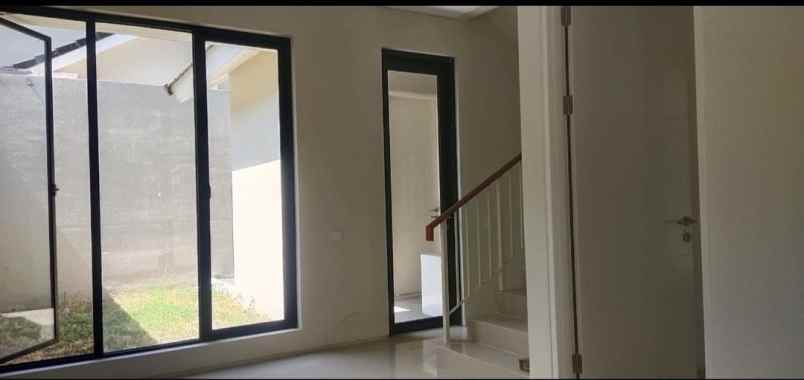 dijual rumah northwest lake citraland