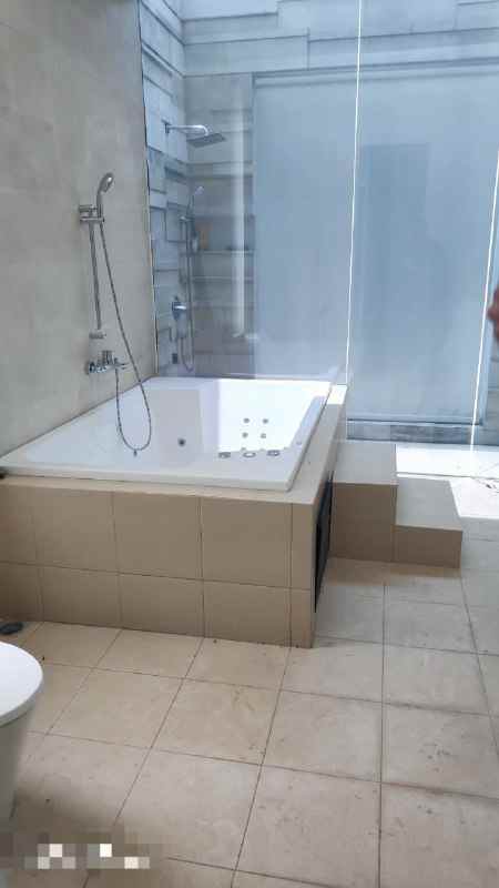 dijual rumah pakuwon city san antonio