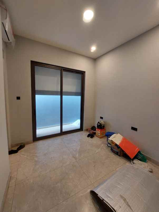 dijual rumah pakuwon city san antonio