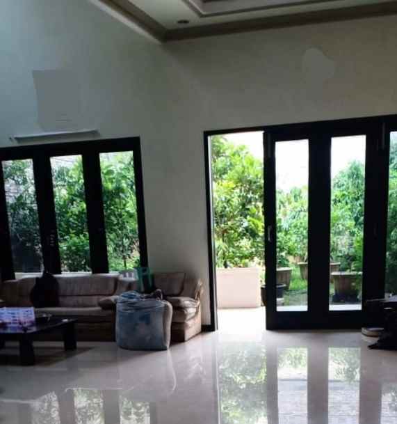 dijual rumah pakuwon indah imperial golf