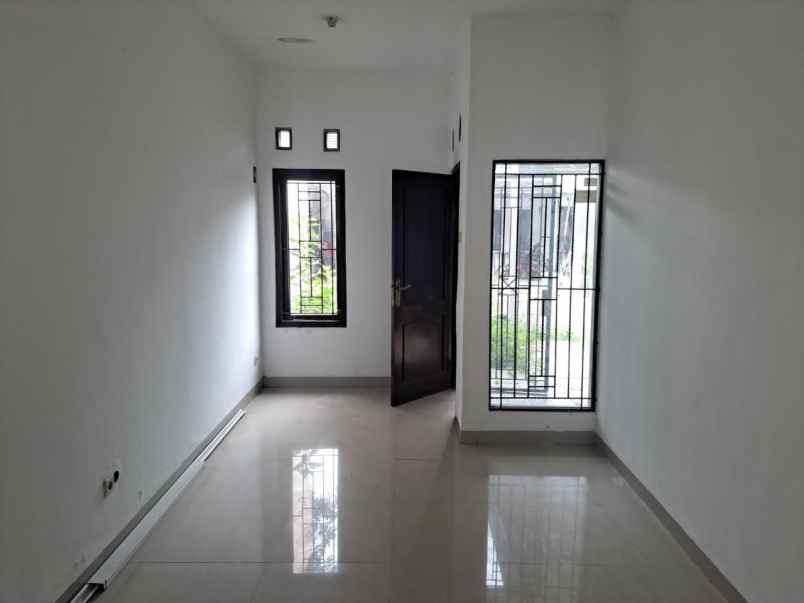 dijual rumah pamulang lestari residence