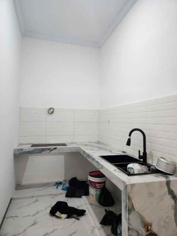 dijual rumah pancoran mas