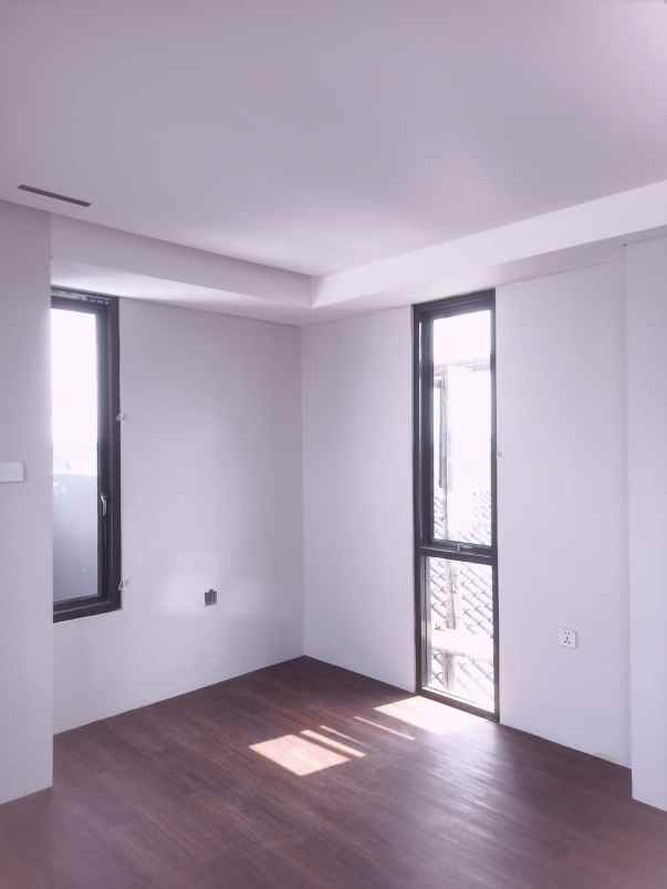 dijual rumah pancoran mas depok