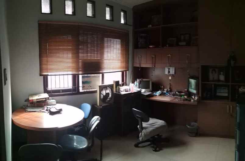 dijual rumah pasar lembang