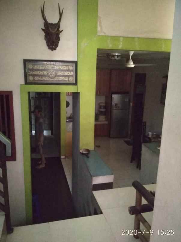 dijual rumah pasar lembang