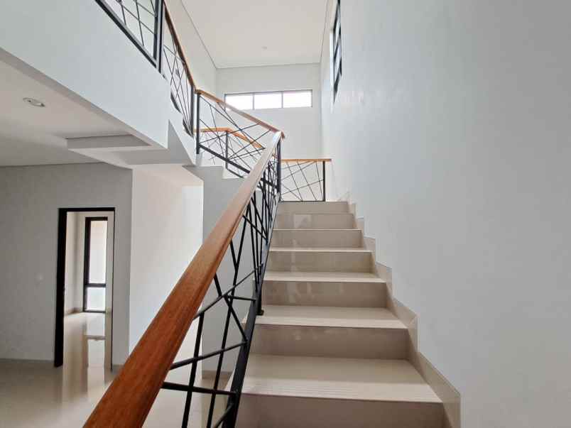 dijual rumah pedurenan mustika jaya