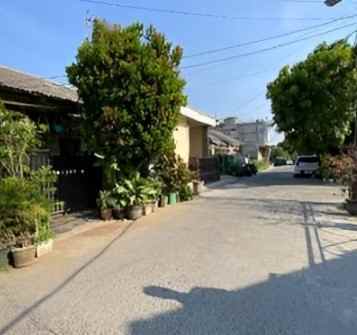 dijual rumah perum darmawangsa