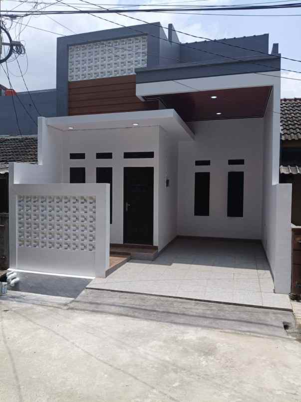 dijual rumah perum telaga mas