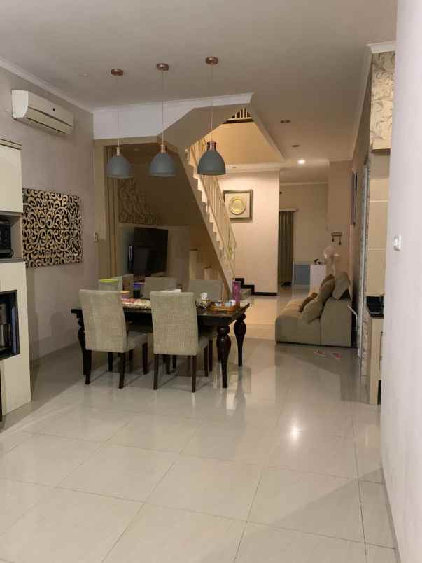 dijual rumah perumahan manyar surabaya