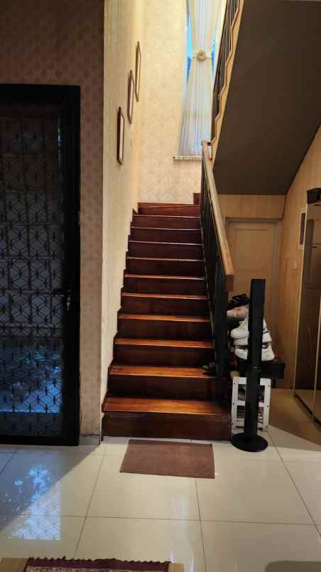 dijual rumah perumahan metland menteng