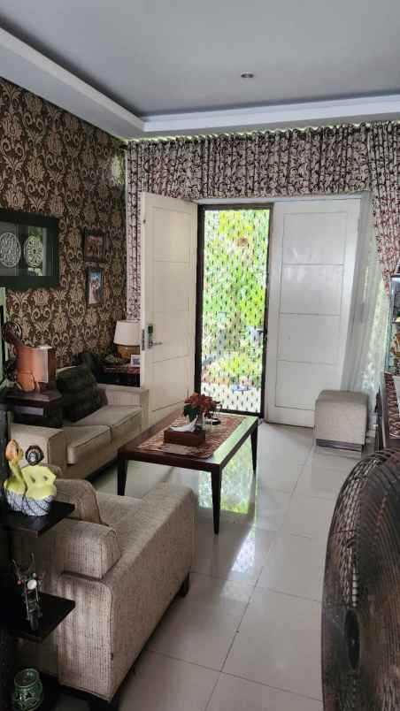 dijual rumah perumahan metland menteng