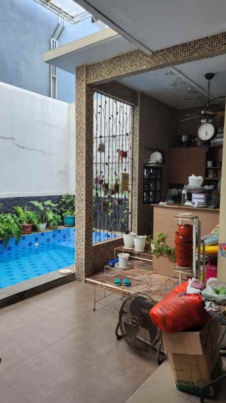 dijual rumah perumahan metland menteng