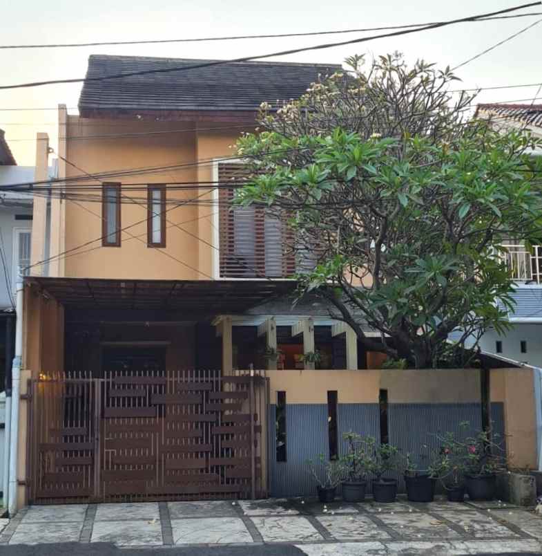 dijual rumah perumahan puri gading