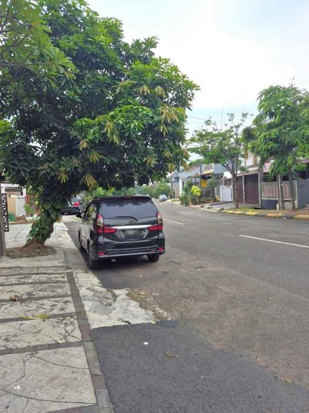 dijual rumah perumahan puri gading