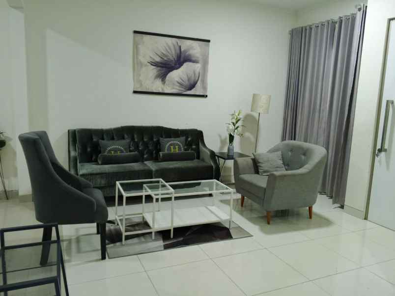 dijual rumah perumahan royal tajur
