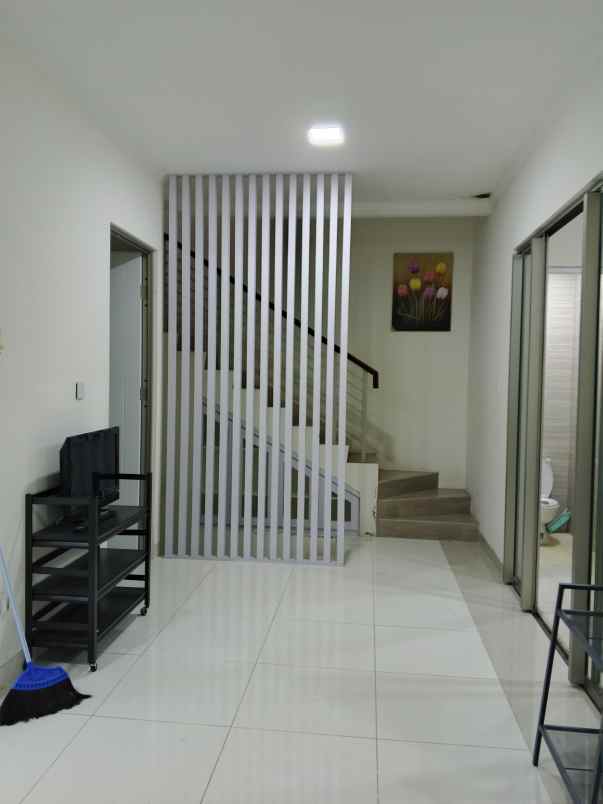 dijual rumah perumahan royal tajur