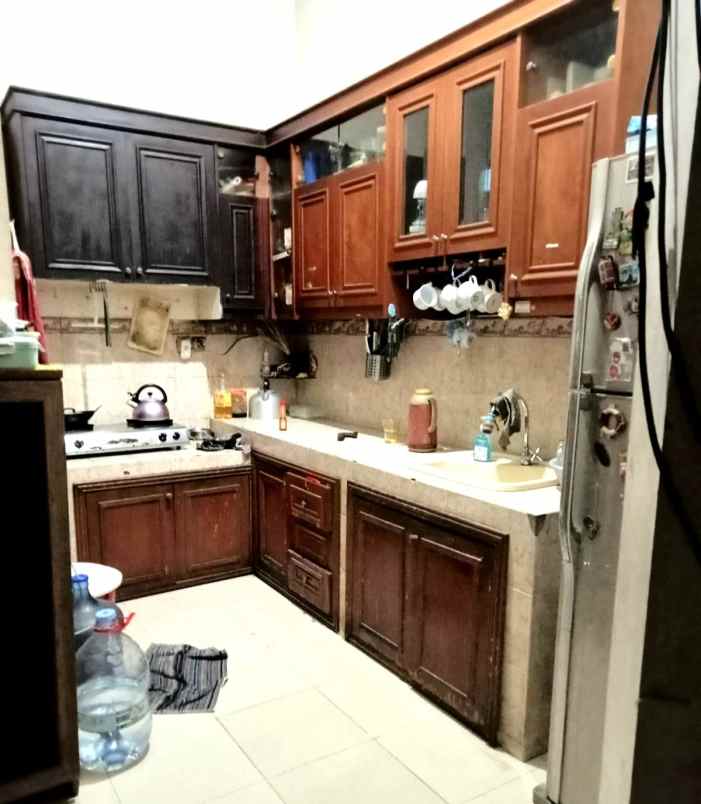 dijual rumah pesona khayangan margonda