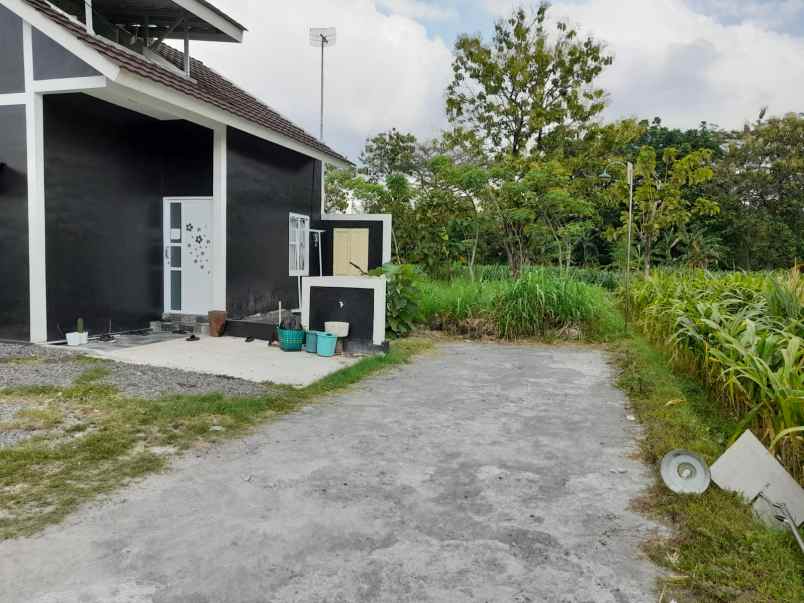 dijual rumah pleret