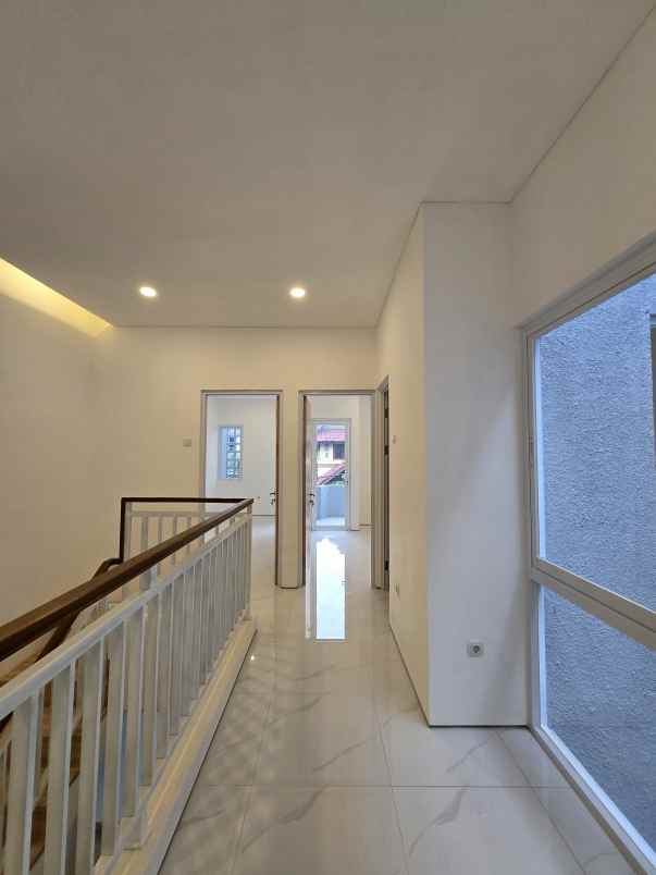 dijual rumah pondok kelapa