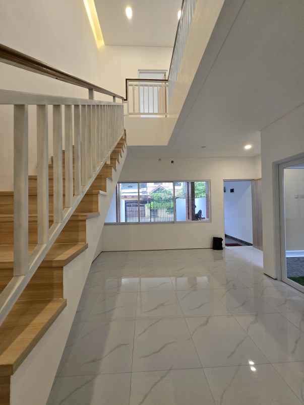 dijual rumah pondok kelapa