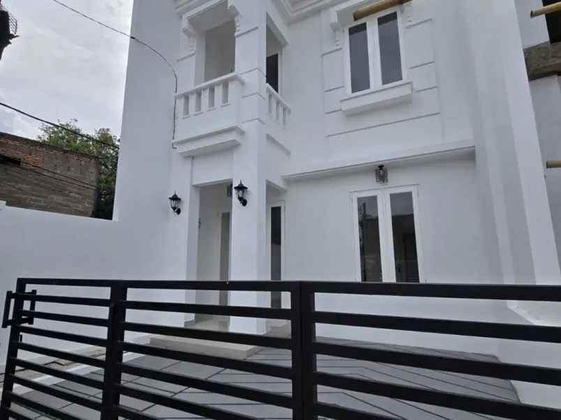 dijual rumah pondok kopi