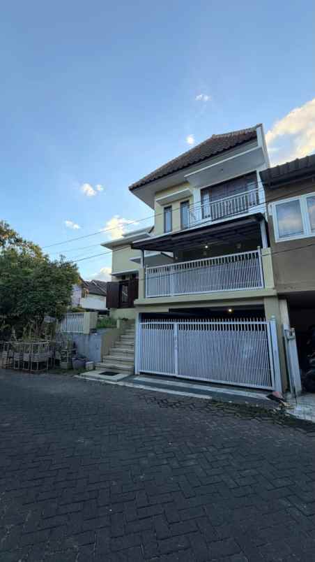 dijual rumah posisi hook lokasi perum landung sari
