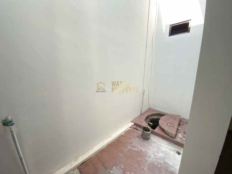 dijual rumah pucangan