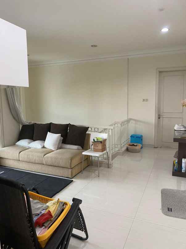 dijual rumah puri galaxy