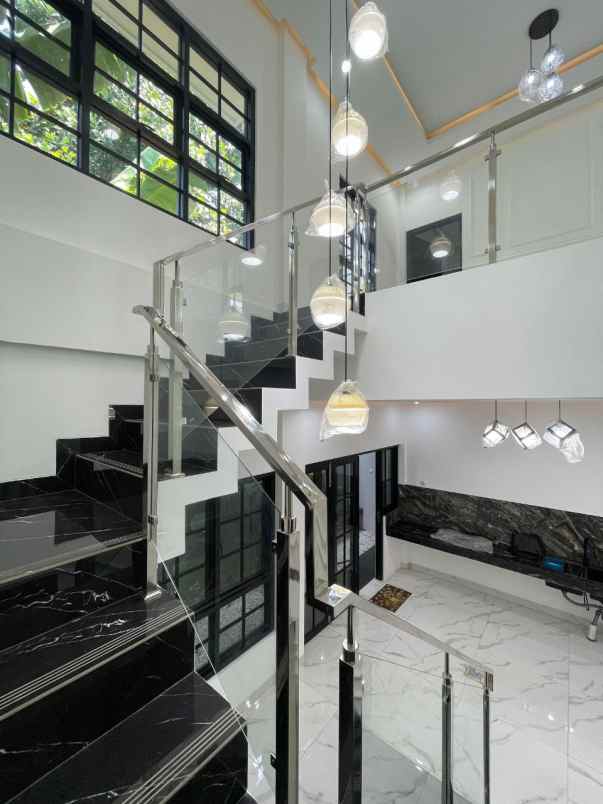 dijual rumah purwo martani kalasan