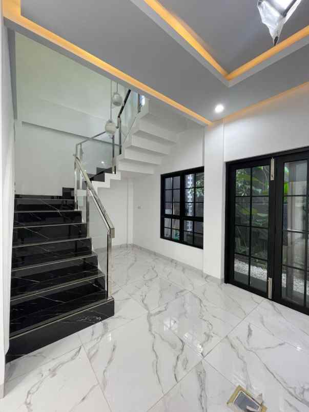 dijual rumah purwo martani kalasan