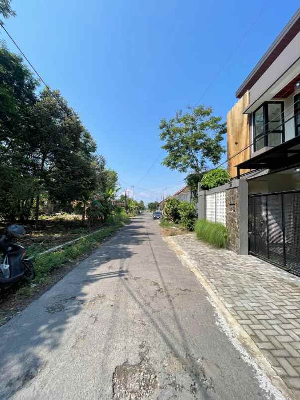 dijual rumah purwo martani kalasan