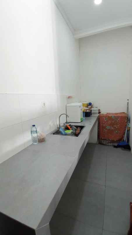 dijual rumah rawamangun