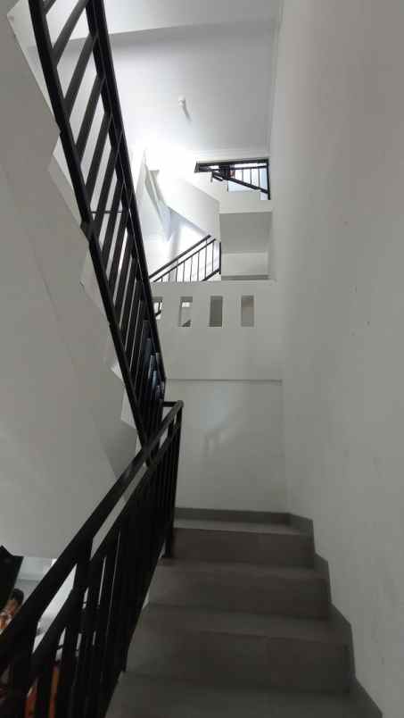 dijual rumah rawamangun