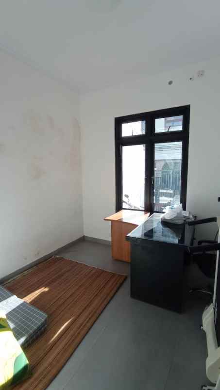 dijual rumah rawamangun