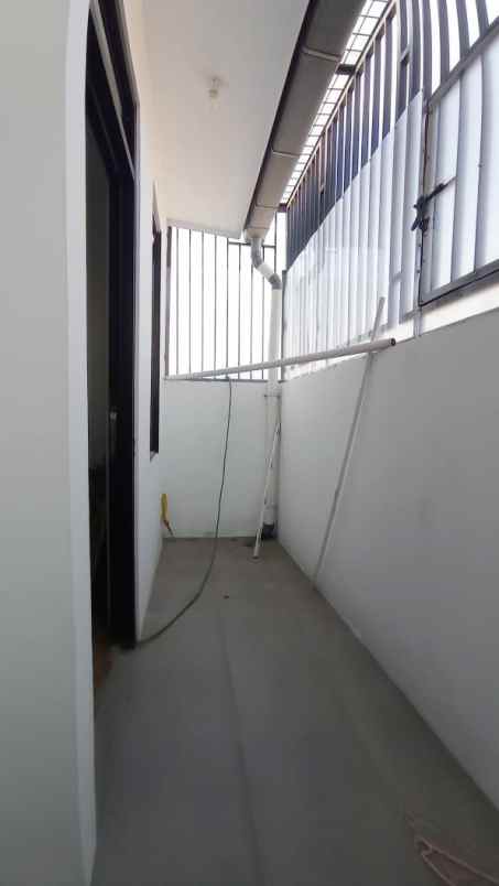 dijual rumah rawamangun