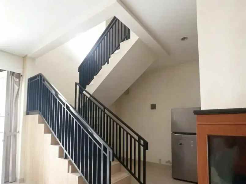 dijual rumah rawamangun
