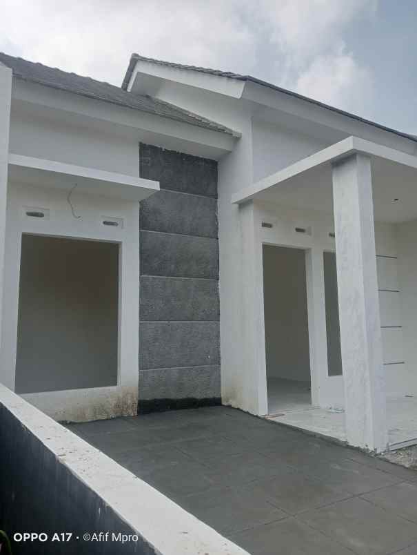 dijual rumah ready siap huni