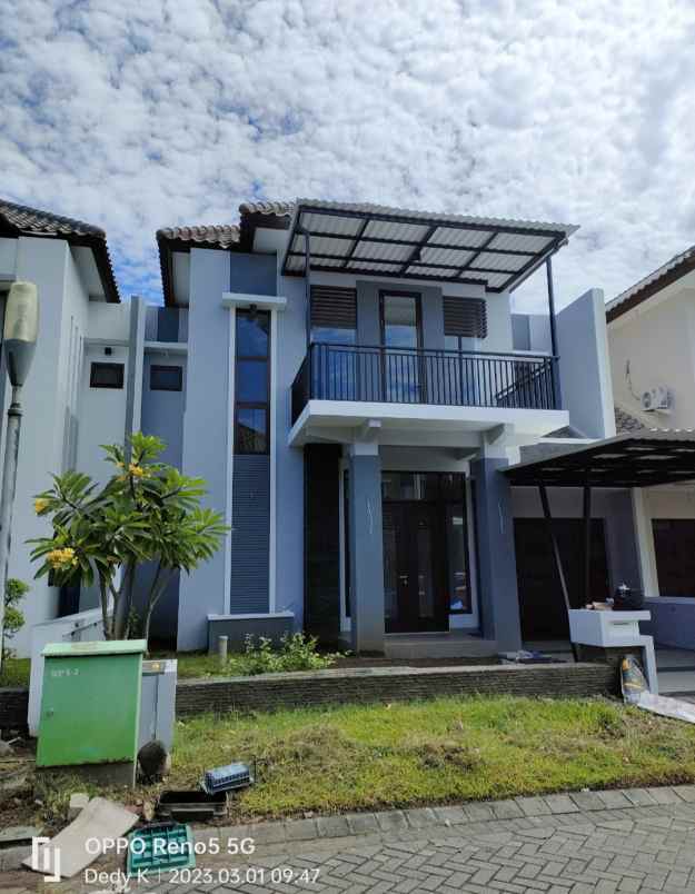 dijual rumah royal residence
