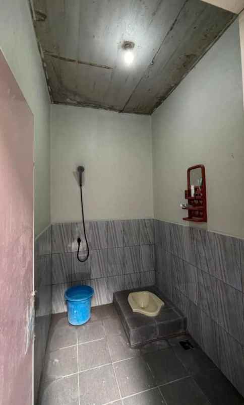 dijual rumah sambiroto