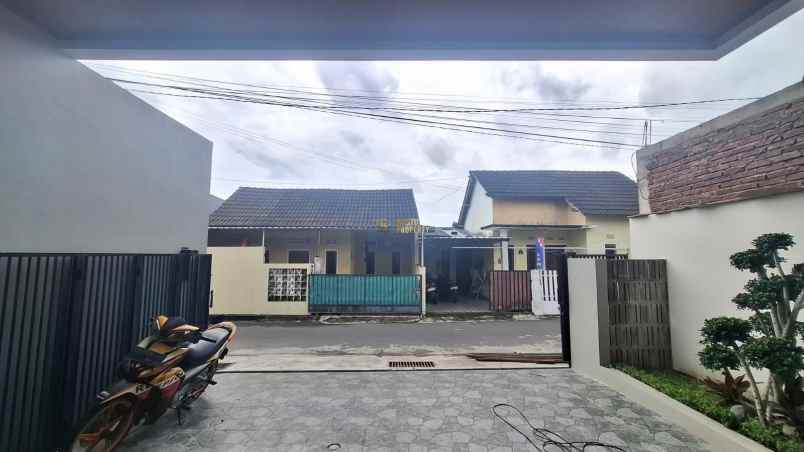 dijual rumah sariharjo kec ngaglik kab